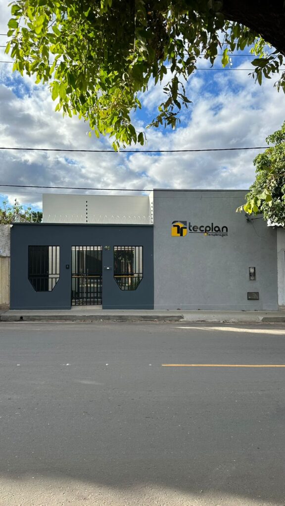 Tecplan Brumado fachada